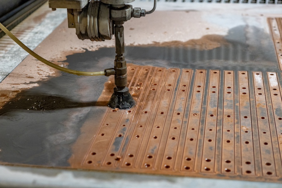 Gieske Waterjet Gieske Waterjet machine in action